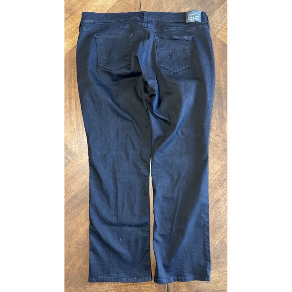 Levi's Women's Classic Straight Plus 20W Black Jeans - Picture 2 of 9